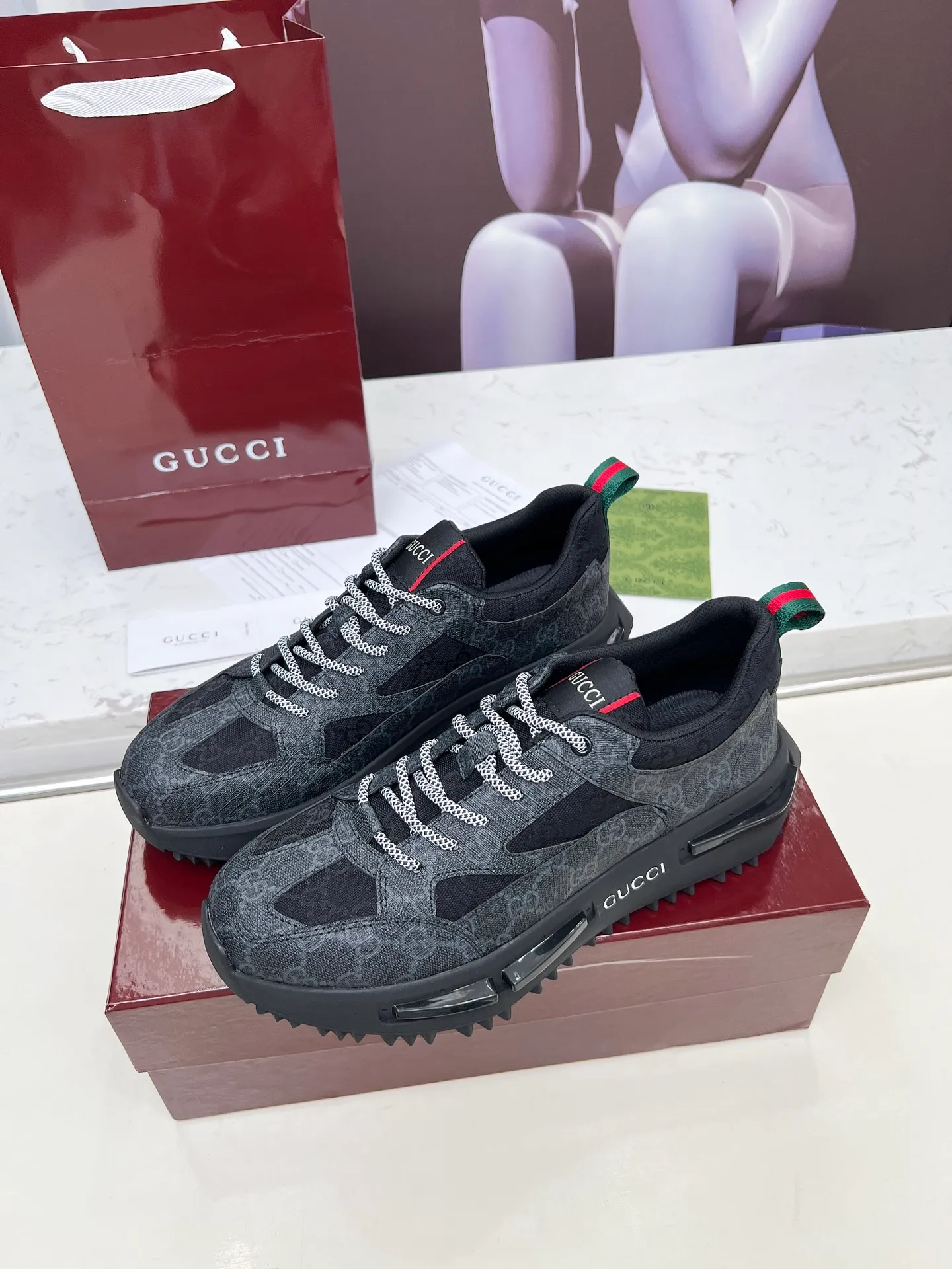 Men's shoes p580 ❤️❤️❤️Gucci series 2.0 sneakers are made with heavy investment❤️‍🔥❤️‍🔥❤️‍🔥Renewed interpretation of the brand's iconic striped webbing elements😍😍When retro genes collide with futuristic design🎊🎊This new pair of Gucci shoes directly reaches the trend threshold💥 ✔️Color caron contrasting color + classic stripes, GG reflective piping, good visual impact, with high-light filter when out on the street ✔️Multi-layer structure of different materials, mesh breathability, leather shaping, outsole EVA foam and TPU combination😍😍😍Fashion and practicality are both online ✔️ The details are double G midsole + iconic double G lock shoelaces, the retro DNA is crazy and restless, and every step is based on the trendy aesthetic❤️❤️❤️❤️ Matching size: Male 39-44